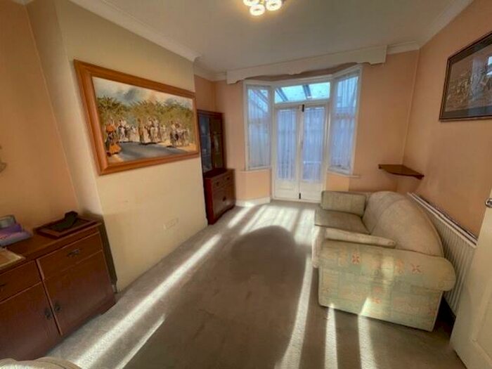 3 Bedroom Semi-Detached House To Rent In Southbourne Avenue, London, NW9