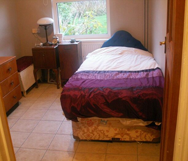 3 Bedroom Detached Bungalow For Sale In Cynheidre, Llanelli, SA15