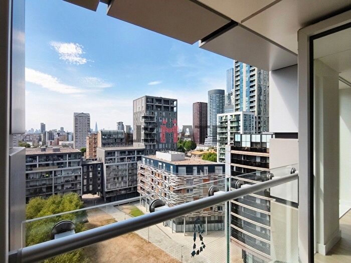 3 Bedroom Property To Rent In Duckman Tower Lincoln Plaza, London, E14