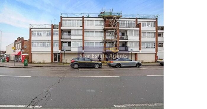 1 Bedroom Flat For Sale In Chichester Court, Whitchurch Lane, Edgware, London, HA8
