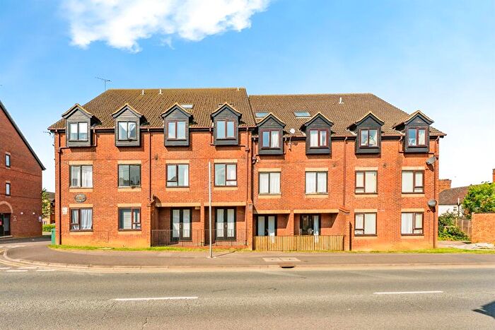 1 Bedroom Flat For Sale In Rectory Road, Rushden, NN10