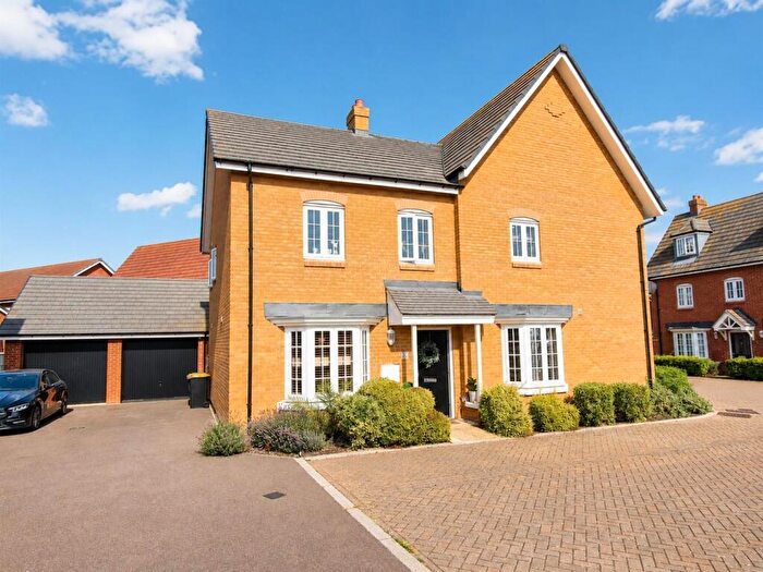 3 Bedroom Semi-Detached House For Sale In Soudley Lane, Great Denham, Bedford, MK40