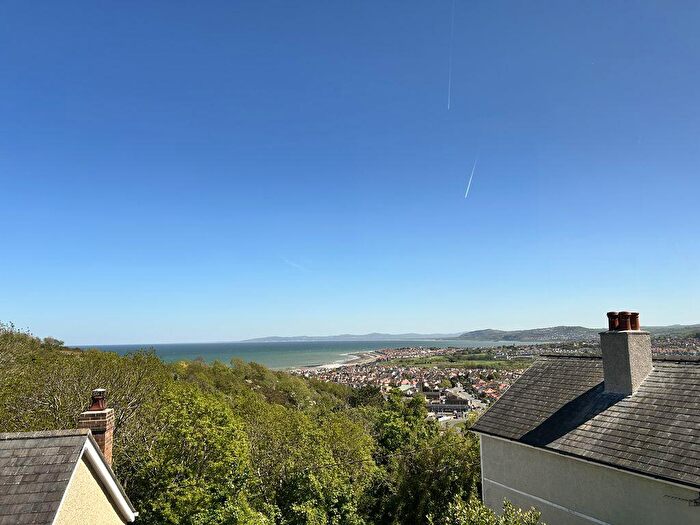 4 Bedroom Detached House For Sale In Pen Y Parc, Penrhynside, LL30