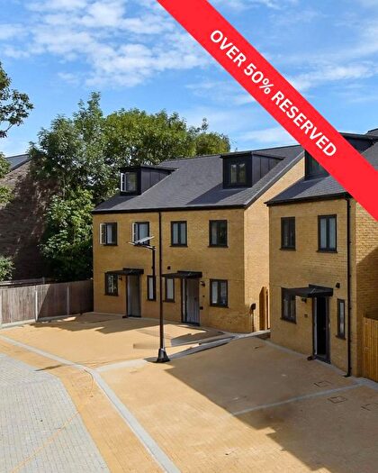 4 Bedroom Semi Detached House For Sale In Blossom Way, Carshalton, SM5