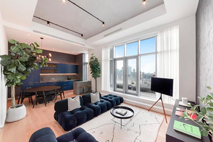2 Bedroom Apartment For Sale In Serapis House, Goodluck Hope Walk, E14