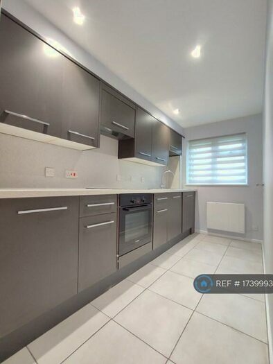 1 Bedroom Flat To Rent In Waterside Drive, Chichester, PO19