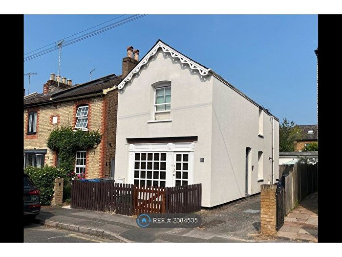 1 Bedroom Flat To Rent In Borough Road, Kingston, KT2