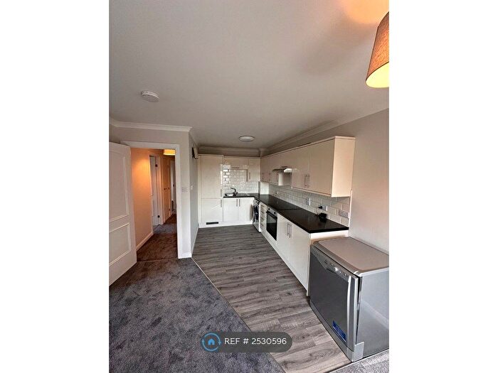 2 Bedroom Flat To Rent In Whinhill Gate, Aberdeen, AB11