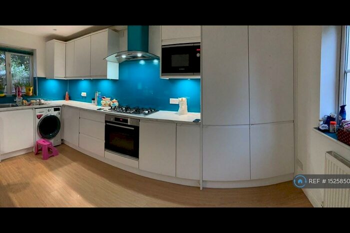 3 Bedroom Semi-Detached House To Rent In Teal Place, Sutton, SM1