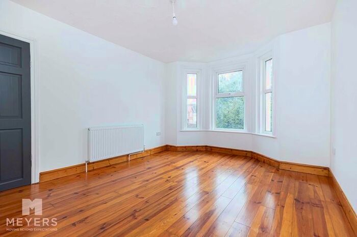 3 Bedroom Flat To Rent In Richmond Park Road, Bournemouth, BH8