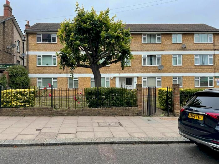 4 Bedroom Flat To Rent In Beacon Road, London, Hither Green, SE13