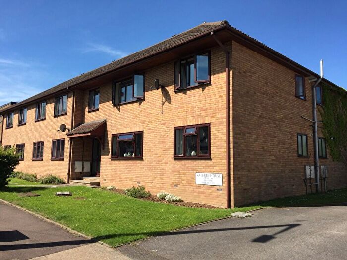 2 Bedroom Apartment To Rent In Station Road, Leigh-On-Sea, Essex, SS9
