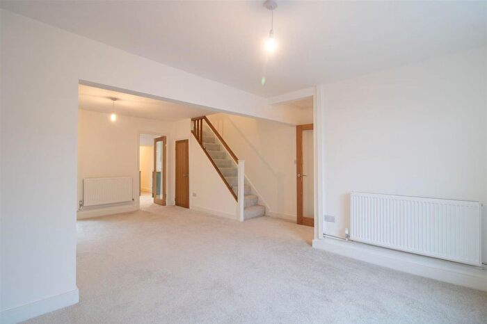 3 Bedroom Terraced House For Sale In High Street, Blackwood, NP12