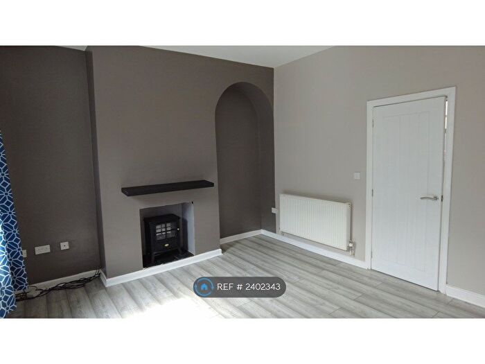 4 Bedroom Terraced House To Rent In Oakley Street, Thorpe, Wakefield, WF3