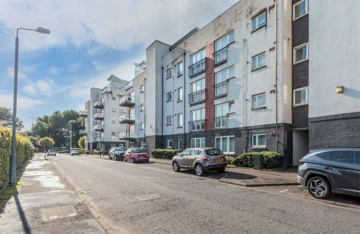 2 Bedroom Flat To Rent In Lapwing Road, Renfrew, Renfrewshire, PA4