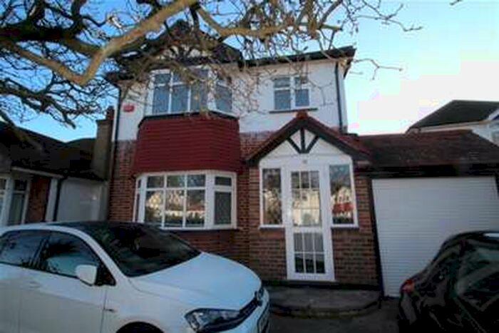 4 Bedroom House To Rent In Graham Close, Croydon CR0