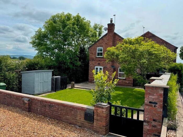 4 Bedroom Property To Rent In Newcastle Road, Smallwood, Sandbach, CW11