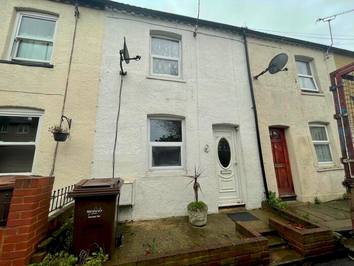 2 Bedroom Terraced House To Rent In Brompton Lane, Rochester, Kent, ME2