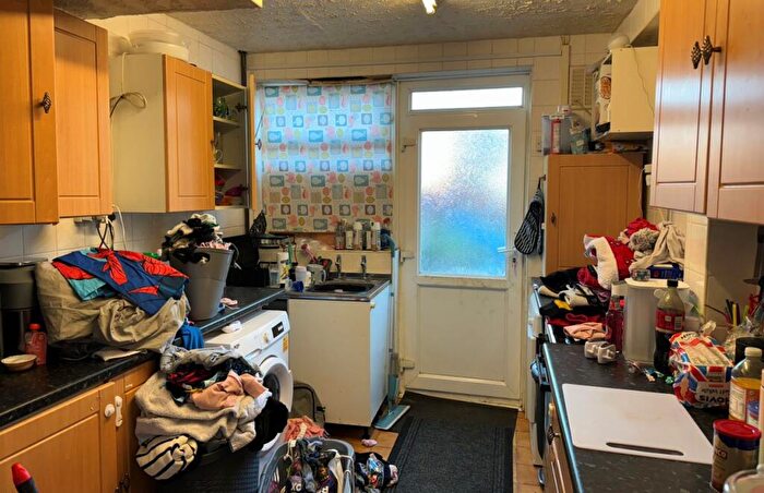 3 Bedroom End Of Terrace House For Sale In Avon Crescent, Brockworth, Gloucester, Gloucestershire, GL3