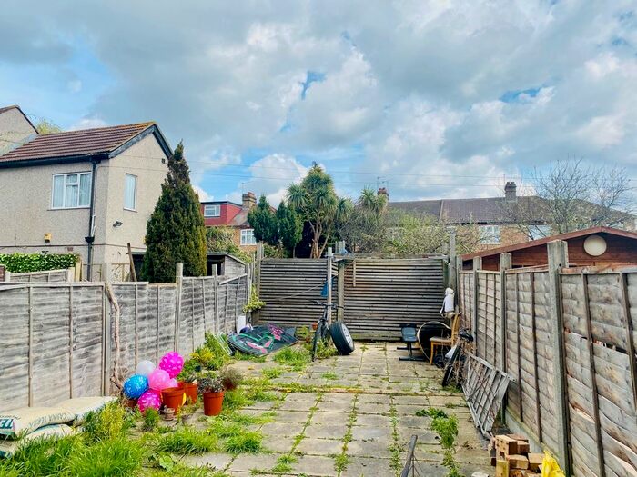 3 Bedroom Terraced House To Rent In Fulbourne Road, Walthamstow, E17