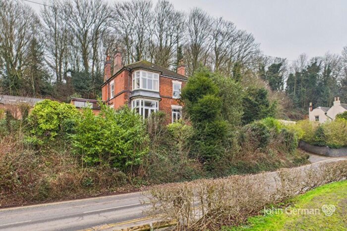 4 Bedroom Detached House For Sale In Newton Road, Winshill, DE15