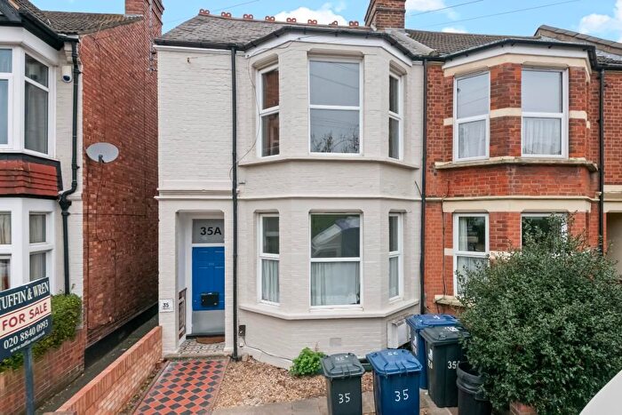 2 Bedroom Flat To Rent In Milton Road, Hanwell, London, W7