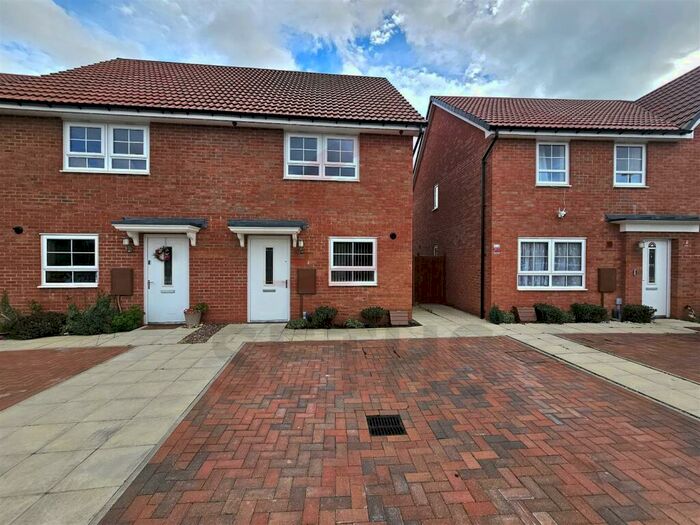 2 Bedroom Semi-Detached House To Rent In Broomfield Crescent, Stadium Estate, Leicester, LE4