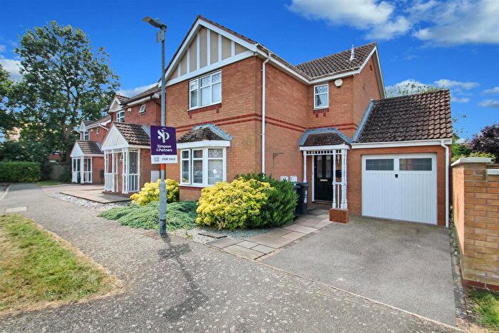 3 Bedroom Detached House For Sale In Orchard Way, Thrapston, NN14