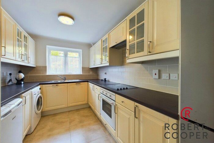 2 Bedroom Apartment For Sale In Winslow Close, Pinner, HA5