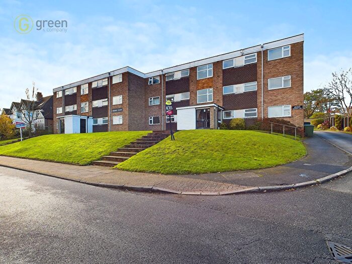 2 Bedroom Flat For Sale In Clarence Road, Four Oaks, Sutton Coldfield, B74
