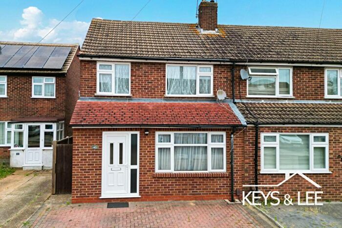 3 Bedroom End Of Terrace House To Rent In Frinton Road, Romford, RM5
