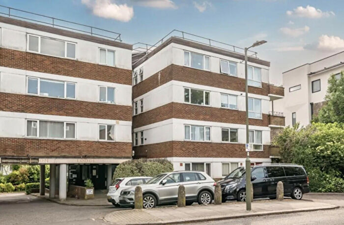 1 Bedroom Apartment To Rent In Temple Fortune Lane, London, NW11