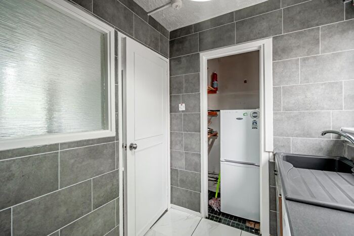 1 Bedroom Flat To Rent In Maxwell Drive, Pollokshields, Glasgow, G41