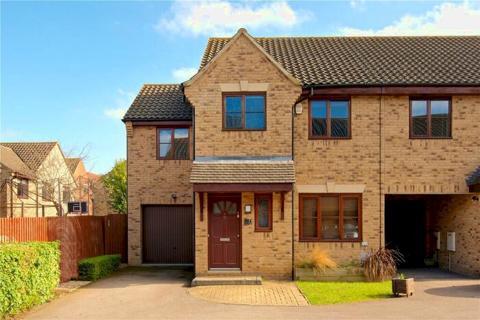 3 Bedroom Semi-Detached House To Rent In Perivale, Monkston Park, Milton Keynes, Buckinghamshire, MK10