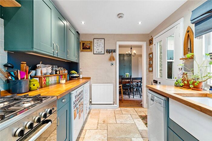 2 Bedroom Semi-Detached House For Sale In Selwyn Road, Cambridge, CB3