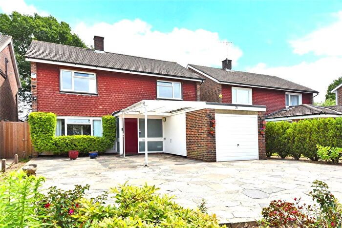 4 Bedroom Detached House For Sale In Woodgavil, Banstead, Surrey, SM7