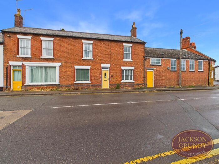 4 Bedroom Terraced House For Sale In High Street, Long Buckby, NN6