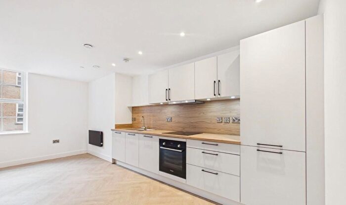 2 Bedroom Flat For Sale In Fountain Court, Birmingham, B4