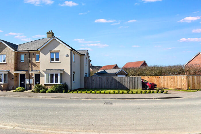 3 Bedroom Semi Detached House For Sale In Lavender Way, Louth, LN11