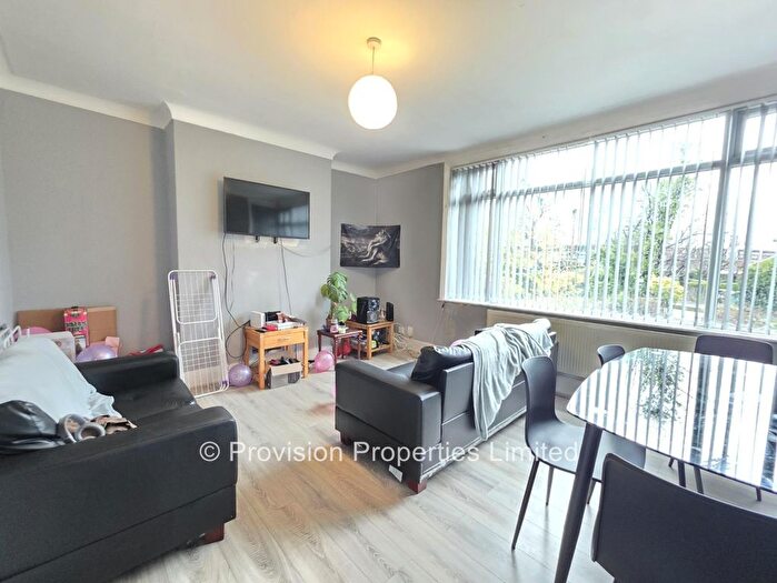 5 Bedroom Semi Detached House To Rent In Headingley Crescent, Leeds, LS6