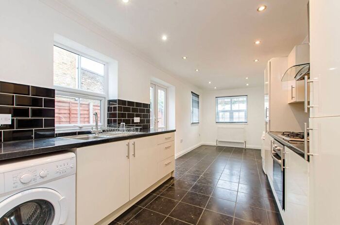 5 Bedroom Property To Rent In Bow Common Lane, Mile End, London, E3