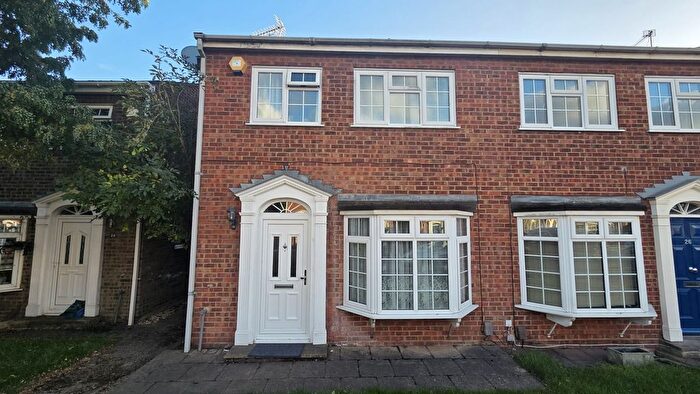 3 Bedroom Semi Detached House To Rent In Cardinals Walk, Maidenhead, Berkshire, SL6