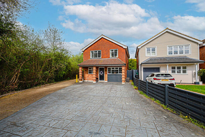 4 Bedroom Detached House For Sale In Jubilee Drive, Wickford, SS11