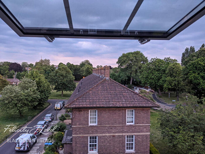 2 Bedroom Flat For Sale In Fulthorp Road, London, SE3