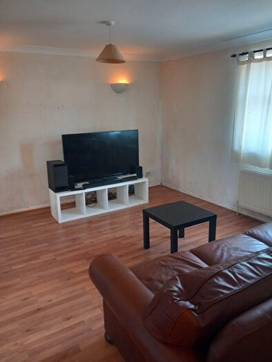 1 Bedroom Flat To Rent In Fallowfield Drive, London, N12