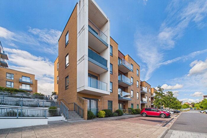 1 Bedroom Flat To Rent In Drake Way, Reading, Berkshire, RG2