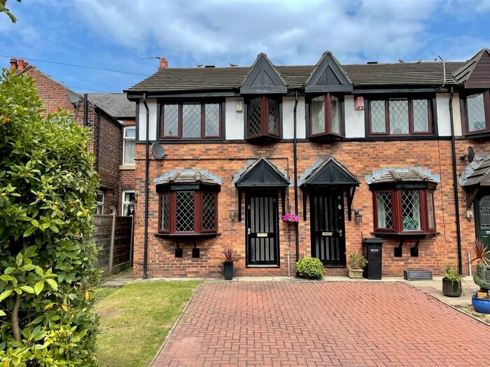 2 Bedroom Semi-Detached House To Rent In Cherry Tree Court, Stockport, SK2