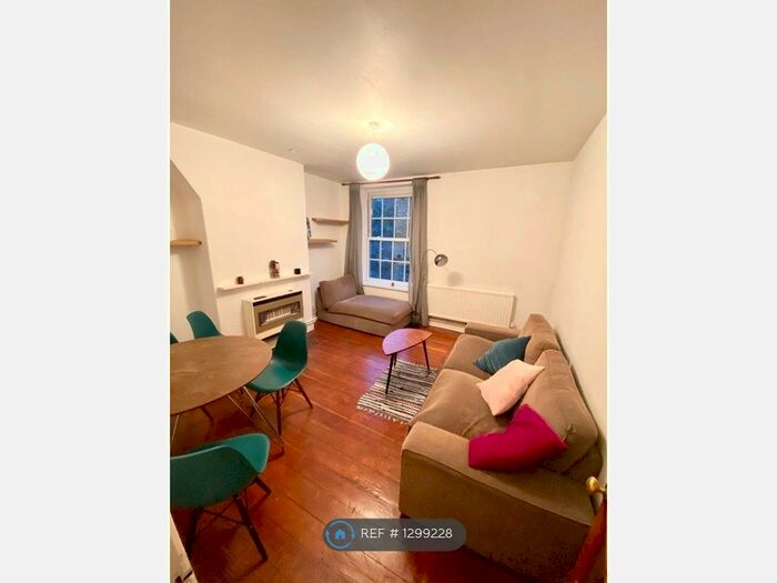 4 Bedroom Flat To Rent In Union Grove, London SW8