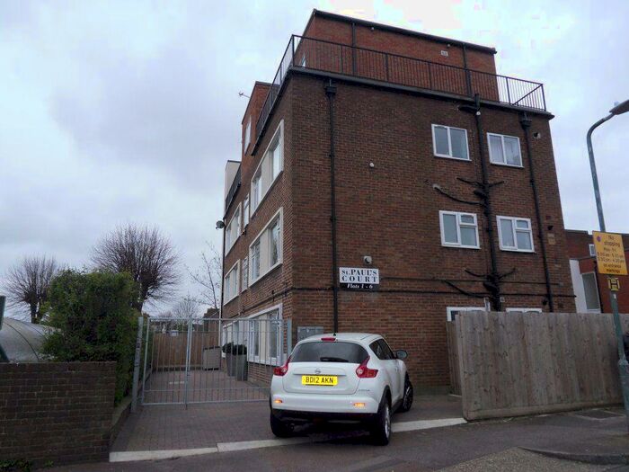 2 Bedroom Flat To Rent In St Pauls Court-Westcliff On Sea, SS0