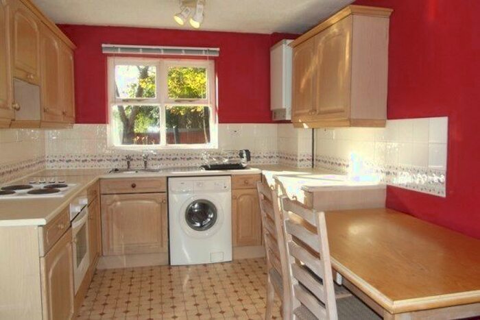 4 Bedroom Semi-Detached House To Rent In Jesmond Villas, Exeter, EX1